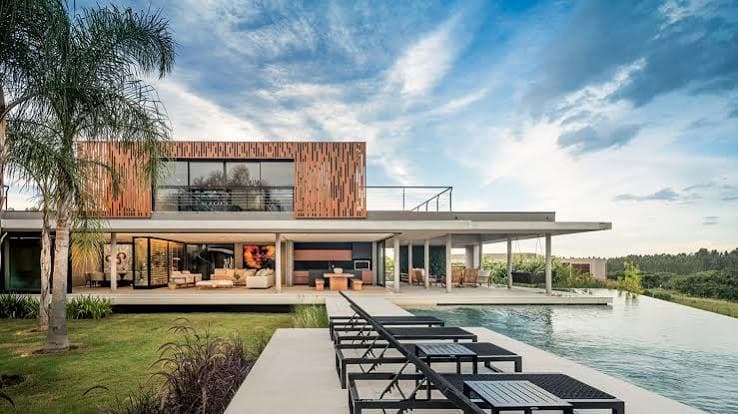 Casa de altíssimo padrão com piscina e vista panorâmica